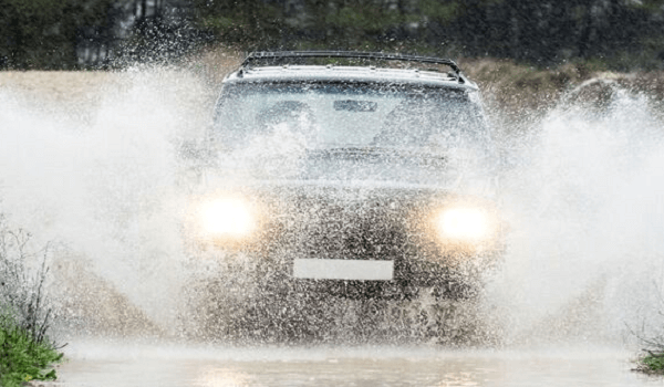 how to drive safely in the rain at night