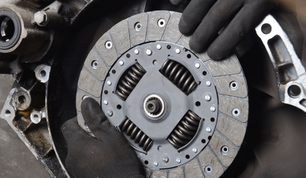How to Drive A Car With A Broken Clutch