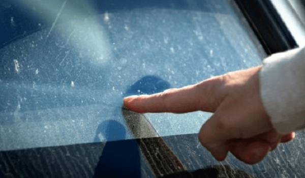How to Remove Water Spots From Car With Vinegar